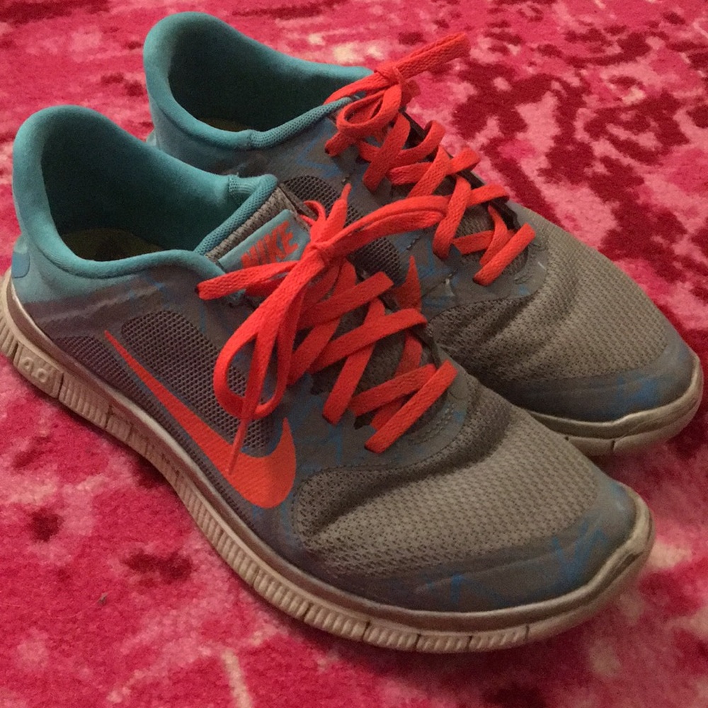 Nike Free 4.0 Sneakers